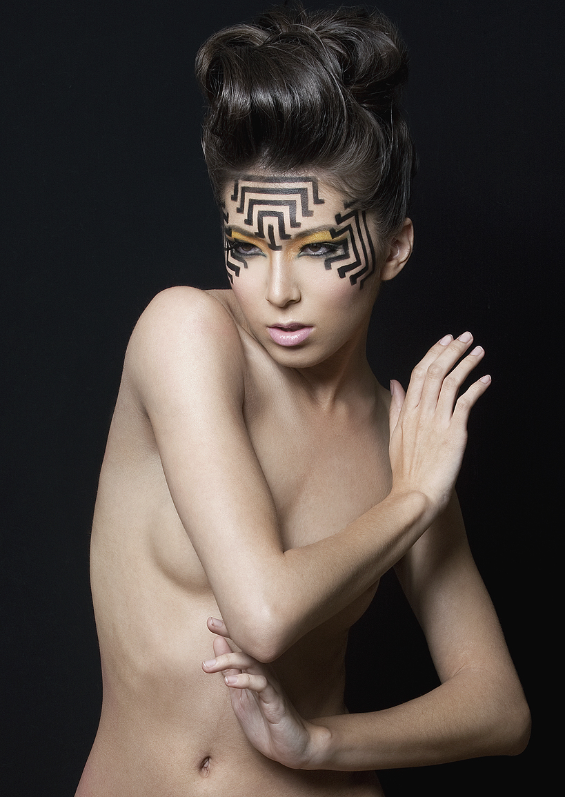 Art Model IDiivil